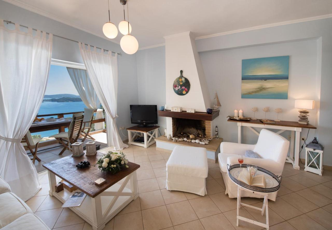 Villa Pasithea - Breathtaking Seaviews, Infinity Pool, Privacy, Close To The Beach Nydri (Lefkada) Exterior foto